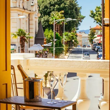 Lägenhet Premium Herkules Opatija